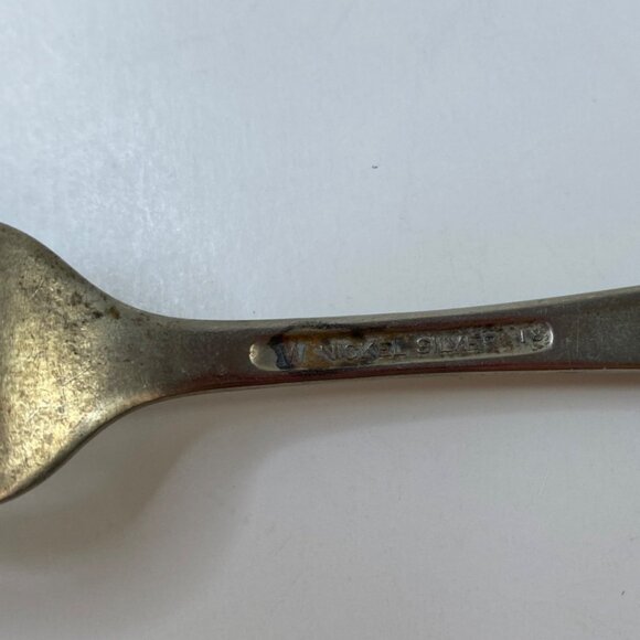 W Nickel Silver 7" 4 Tine Dinner Fork Vintage - Picture 3 of 4